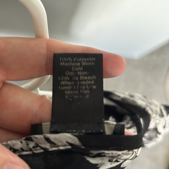 Ann Taylor Factory sheer top; black and white floral design; Large - Picture 8 of 8